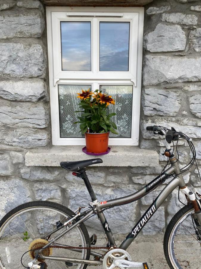 Oranuisce Thatch Cottage Ballyvaughan Exterior photo